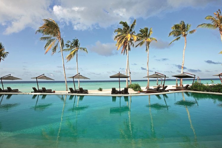 La piscine du Constance Halaveli Maldives